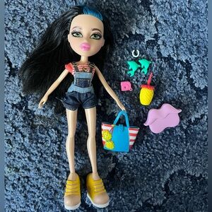 Bratz Backyard Beach Bash Doll- Jade